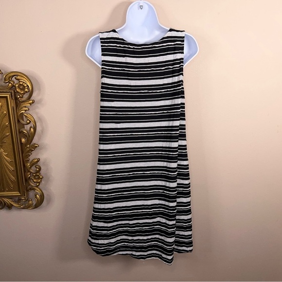 Medium Chalet Black White Layered Ruffle Sleeveless Tank Dress Shift Style - Picture 4 of 11